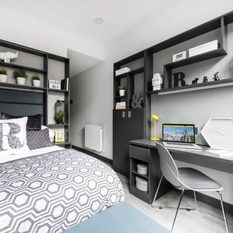 Classic En Suite - Image 1