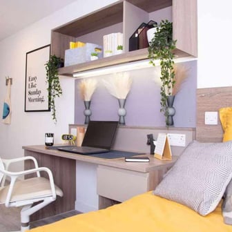 Riverside En-suite Room Floor 5 - Image 3