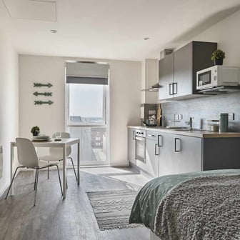 Studio Luxury - Image 1