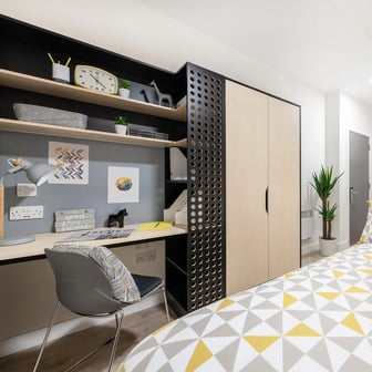 Classic En Suite - Image 1