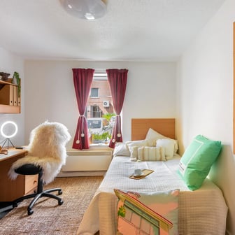 Standard En Suite - Image 1