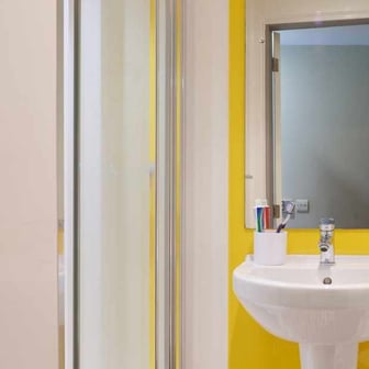 Ensuite Penthouse - Image 7