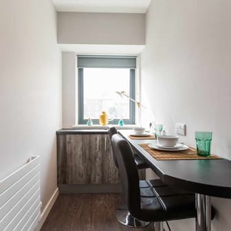 Gold En-suite - Image 7