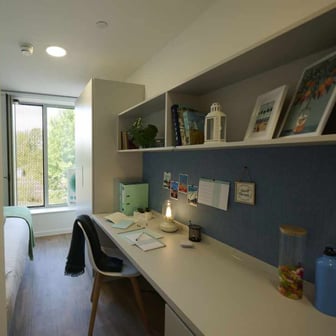 Silver Ensuite - Image 4
