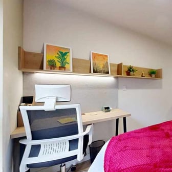 Deluxe En-suite - Image 1