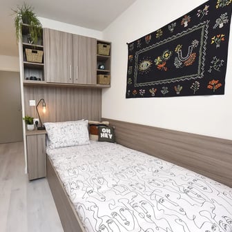 Standard En-suite - Image 1