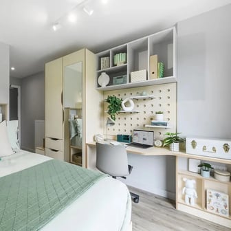 6 Bed Standard Ensuite - Image 2