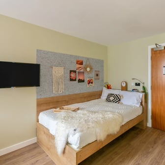 Extra Large Double Studio - Image 1