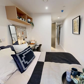 Deluxe Ensuite - Image 6