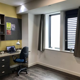 Deluxe Studio - Image 2