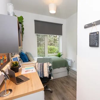 Silver Ensuite - Image 4