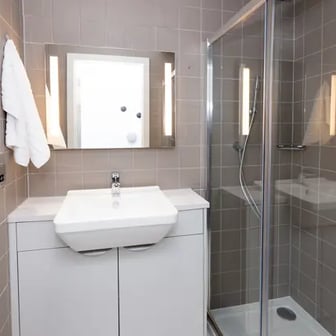 Platinum Ensuite - Image 6