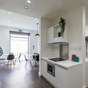 Bronze Shared House - Image 5