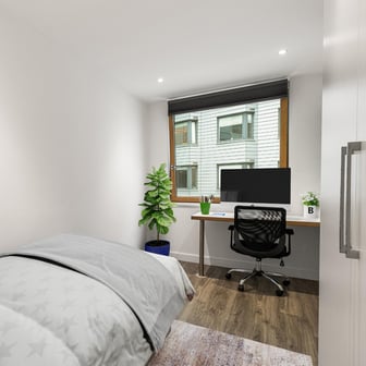 Bronze En Suite - Image 2