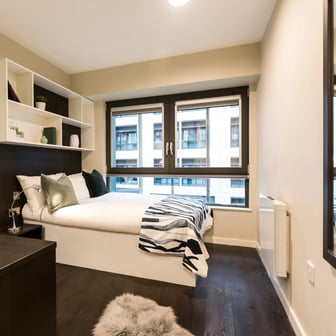 Gold En Suite - Image 2