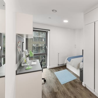 Silver En Suite - Image 3
