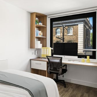 Gold En Suite - Image 2