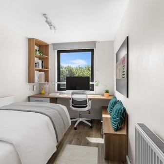 Silver En Suite - Image 2