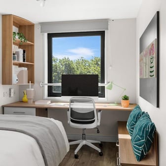 Silver En Suite - Image 2
