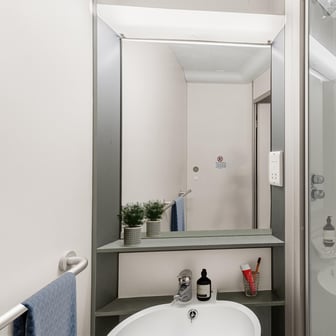 2 Bed Apartment - Image 4