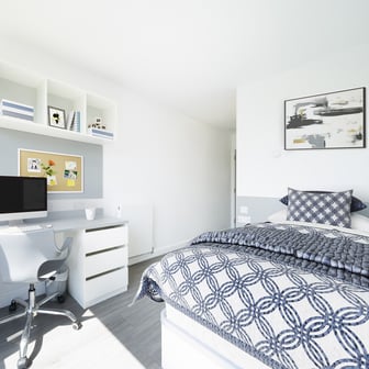 Gold En Suite - Image 1