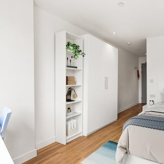 Silver En Suite - Image 1