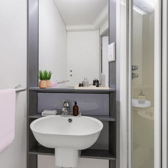 Bronze En Suite - Image 4