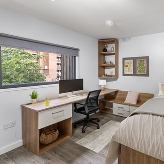 Silver En Suite - Image 1