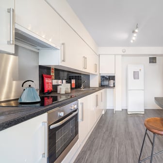 Bronze En Suite - Image 3