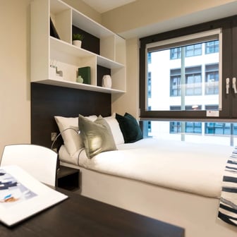 Gold En Suite - Image 1
