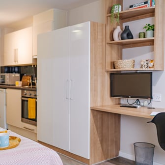 Bronze Apartment - Image 1