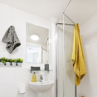 Premium Ensuite - Image 3