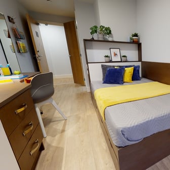 Bronze En Suite - Image 1