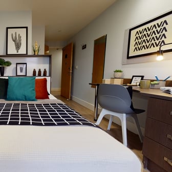 Gold En Suite Plus - Image 1