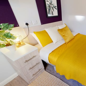 En Suite - Image 1