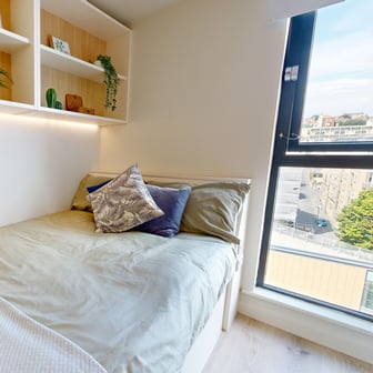 Gold En Suite Plus - Image 1