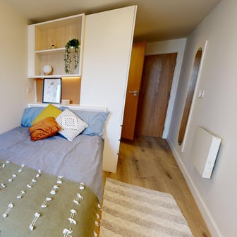 Silver En Suite Plus - Image 1