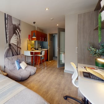 Platinum Studio Plus - Image 1