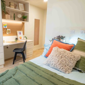 Gold En Suite Plus - Image 1