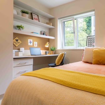 Silver En Suite-2627 - Image 1