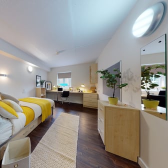 Gold En Suite Plus - Image 1