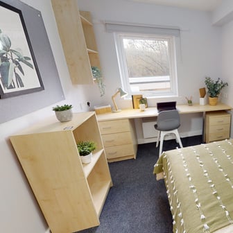 Bronze En Suite - Image 1