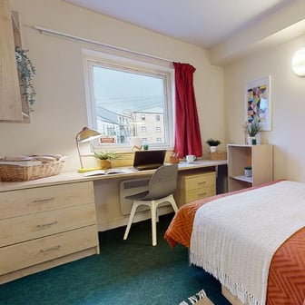 Copper En Suite - Image 1