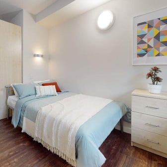 Silver En Suite Plus - Image 1