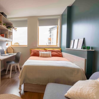 Silver En Suite-2627 - Image 1
