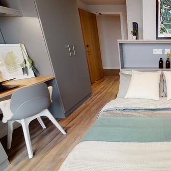 Bronze En Suite-2627 - Image 1