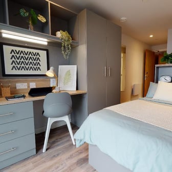 Gold En Suite Plus-2627 - Image 1