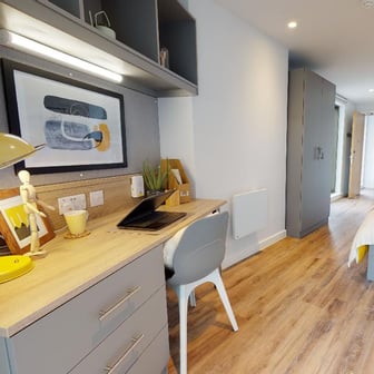 Silver En Suite Plus-2627 - Image 1