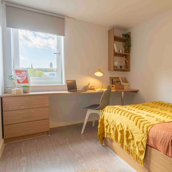 Silver En Suite Plus - Image 1
