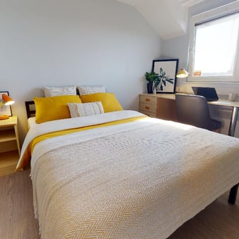 Gold En Suite Plus - Image 1